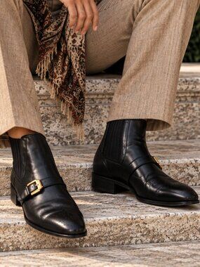 Gucci GG Worsh Brogue Black Leather Gold Buckle Chelsea Boots Size 5